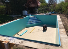 Bau eines Pools von Swimmingpool24 - Einbau der Poolfolie